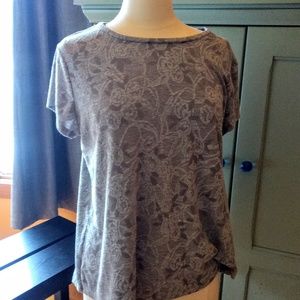 Vera Wang Shirt Sleeve Top